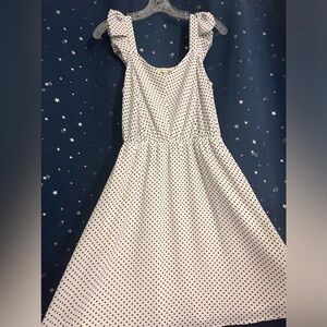 Beautiful polkadot dress! Size M juniors